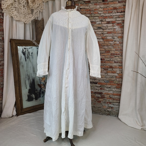 Antique 1850s 1860s White Nightgown Civil War Era Cotton Robe Eyelet Drop Sleeve - Picture 5 of 16